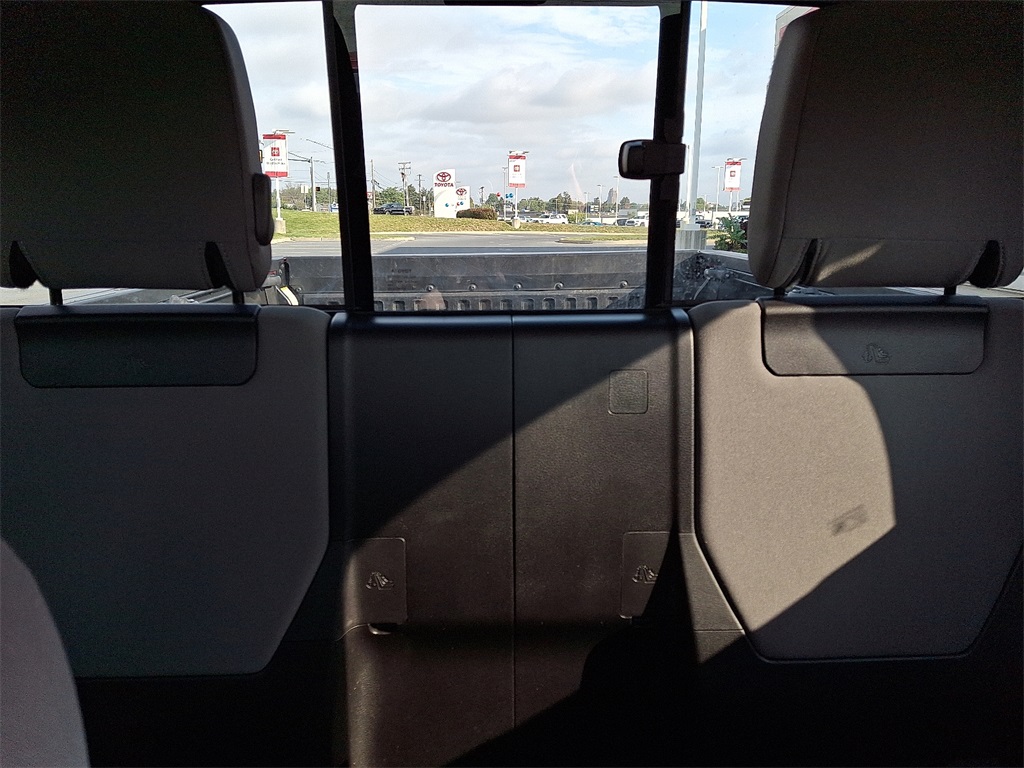 2022 Toyota Tacoma SR5 4x4 Access Cab photo 19