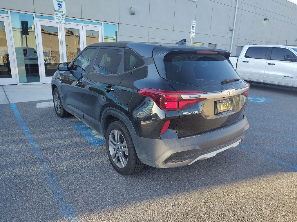 2022 Kia Seltos LX photo 12