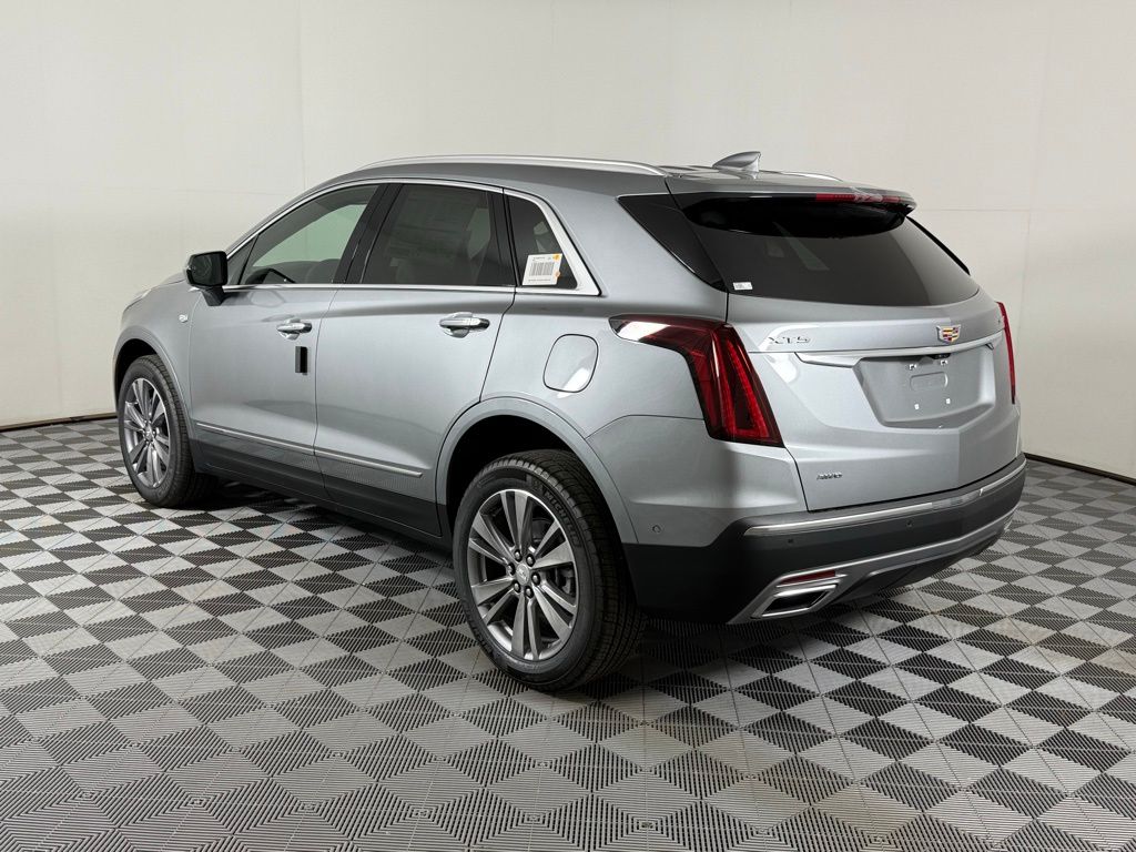 2026 Cadillac XT5 Premium Luxury photo 2