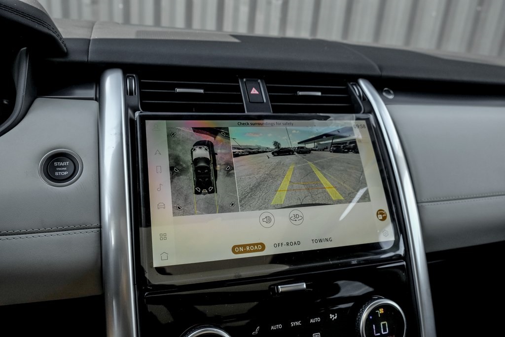 2025 Land Rover Discovery Metropolitan Edition photo 10
