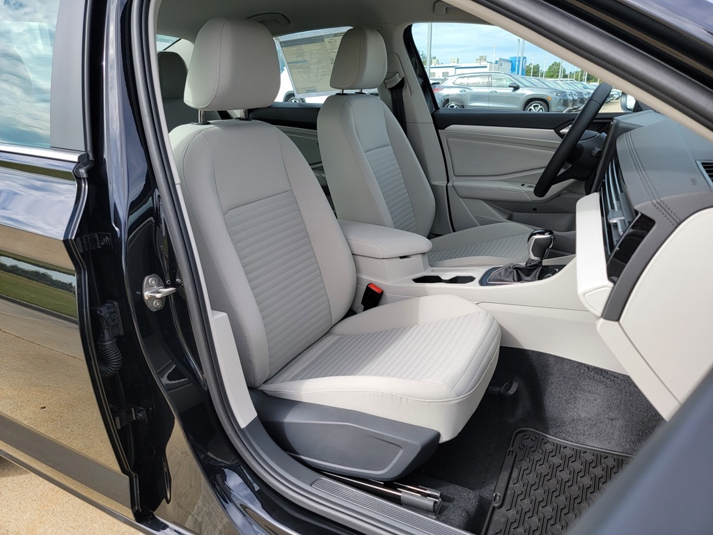2025 Volkswagen Jetta 1.5T S photo 5