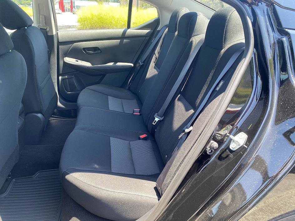 2025 Nissan Sentra SV photo 18