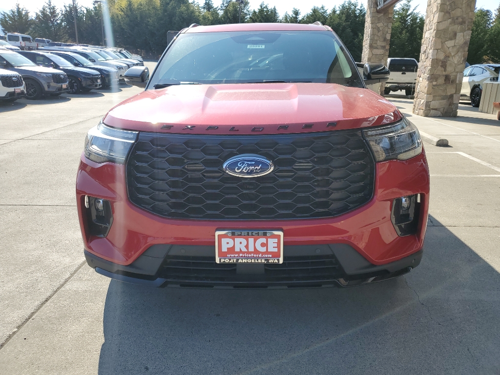 2025 Ford Explorer ST-Line photo 4