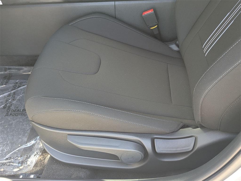 2025 Hyundai Elantra Hybrid SEL Sport photo 16