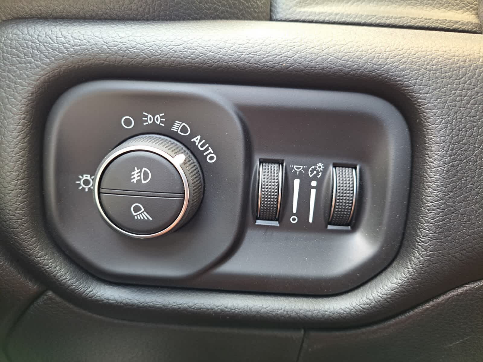 2025 Ram 2500 Laramie photo 17