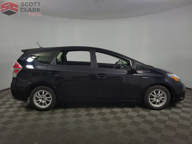 2017 Toyota Prius V Three photo 8