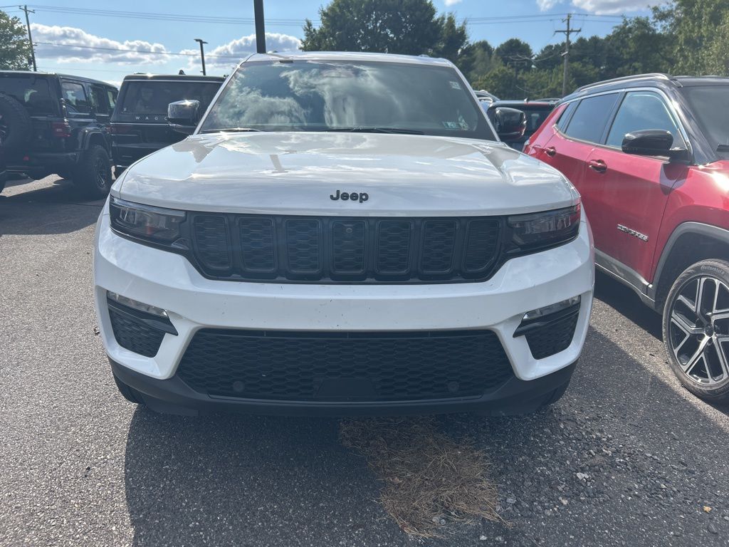 2024 Jeep Grand Cherokee Limited photo 2