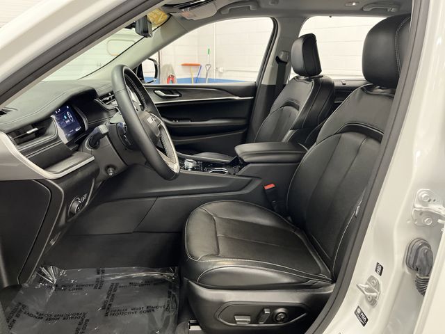 2022 Jeep Grand Cherokee Limited photo 3