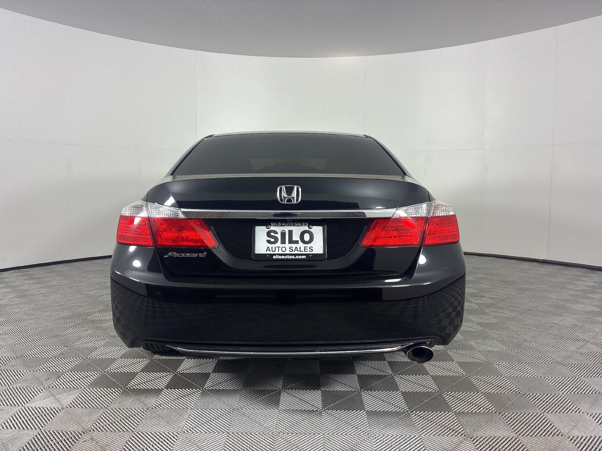 2015 Honda Accord LX photo 4