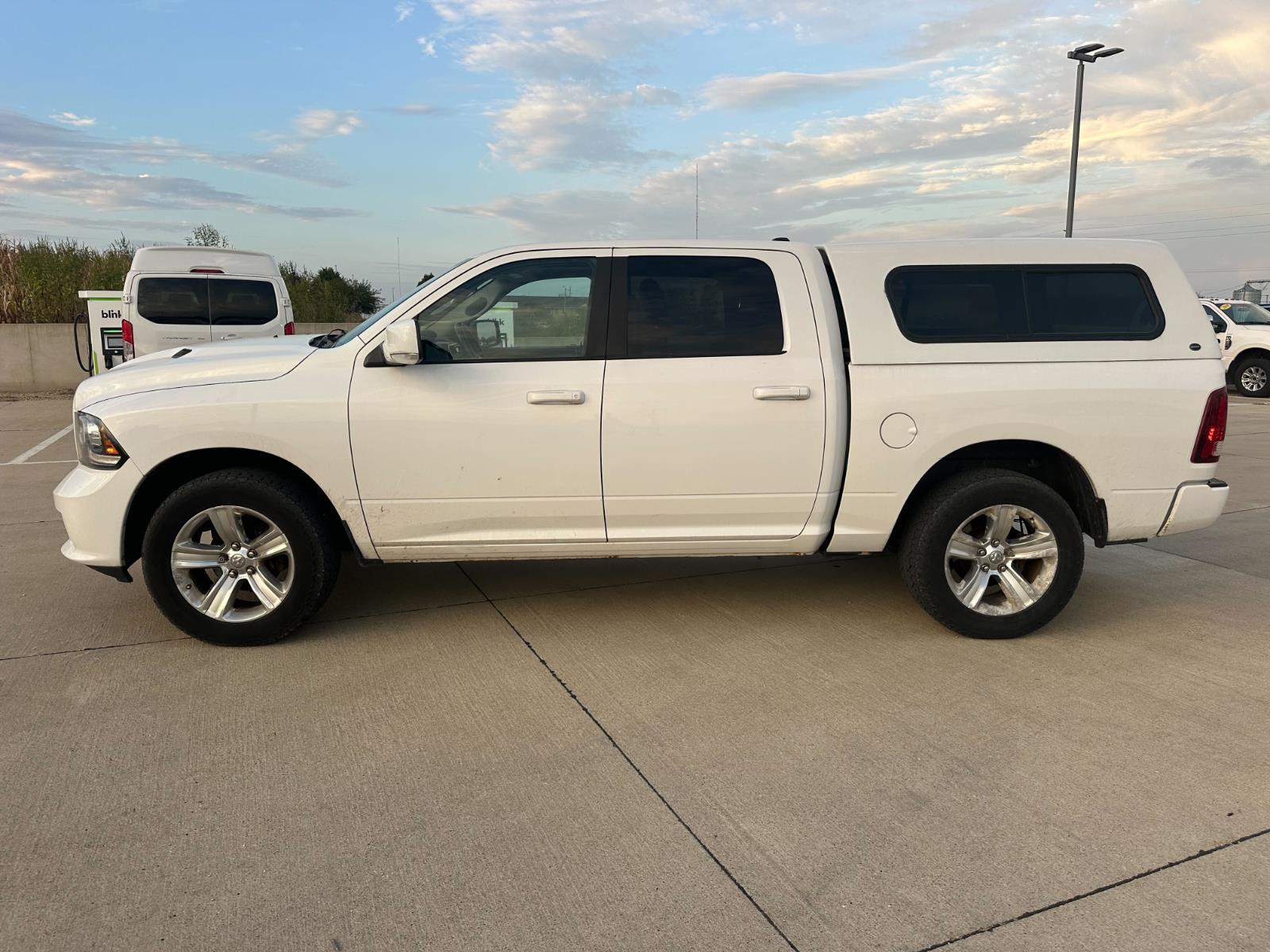 2016 Ram 1500 Sport photo 3