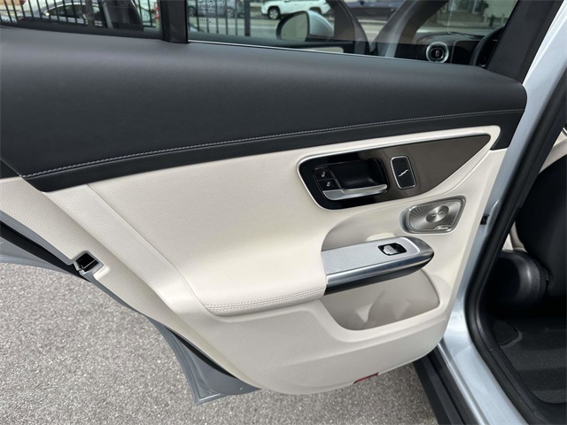 2025 Mercedes Benz GLC 300 4MATIC photo 16