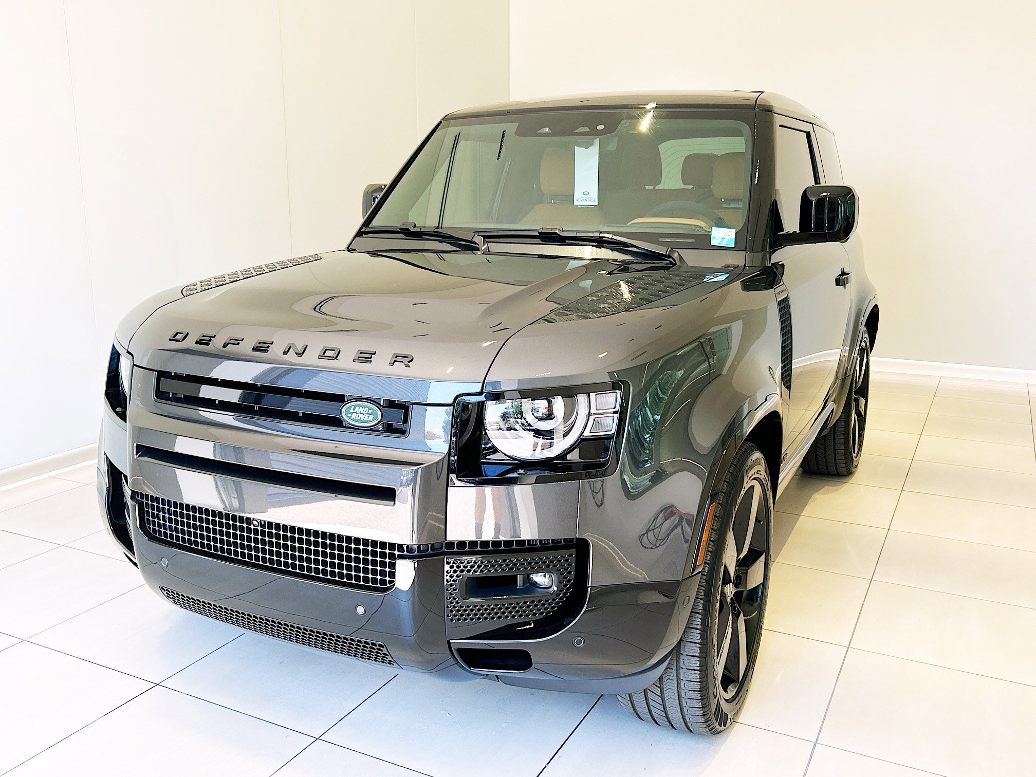 New 2024 Land Rover Defender 90 V8 2 Door SUV in Tampa 2330673 Land