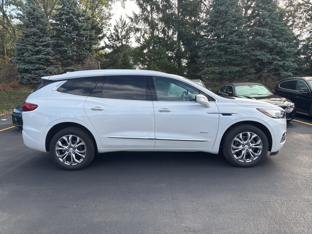 2021 Buick Enclave Avenir photo 3