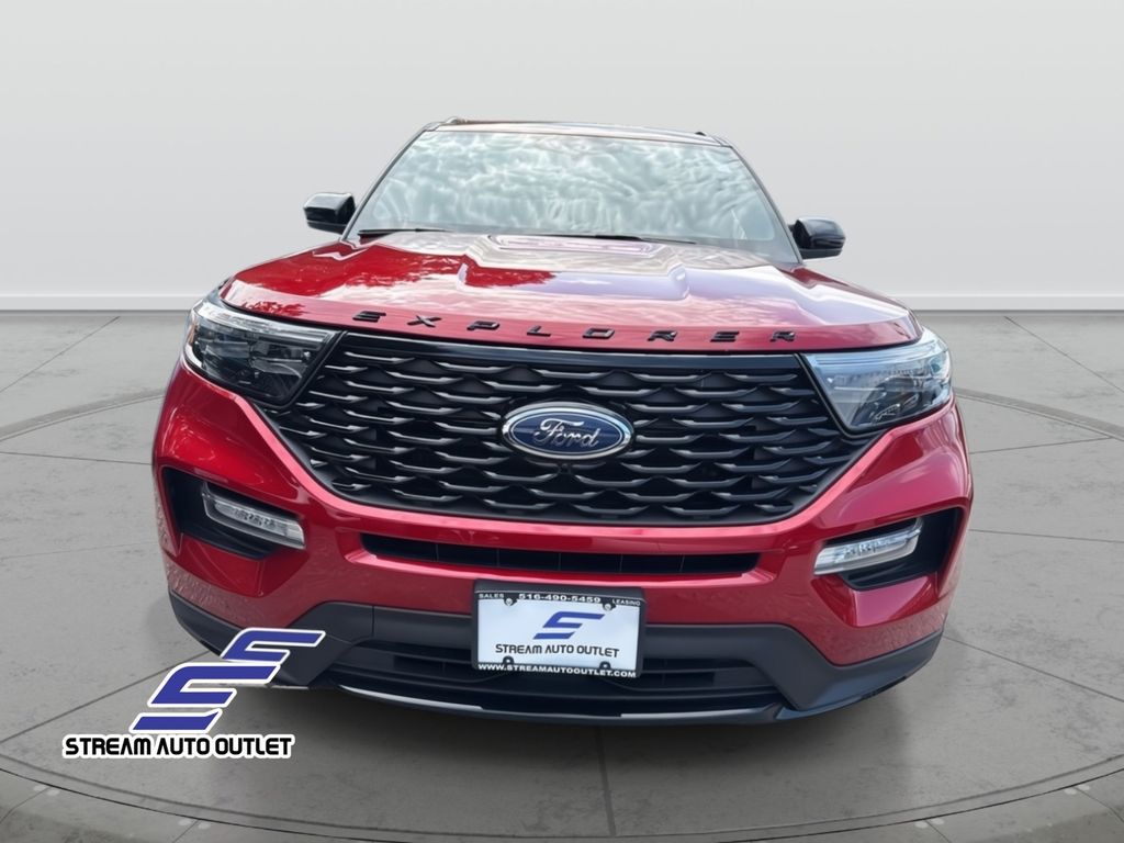 2023 Ford Explorer ST-Line photo 2