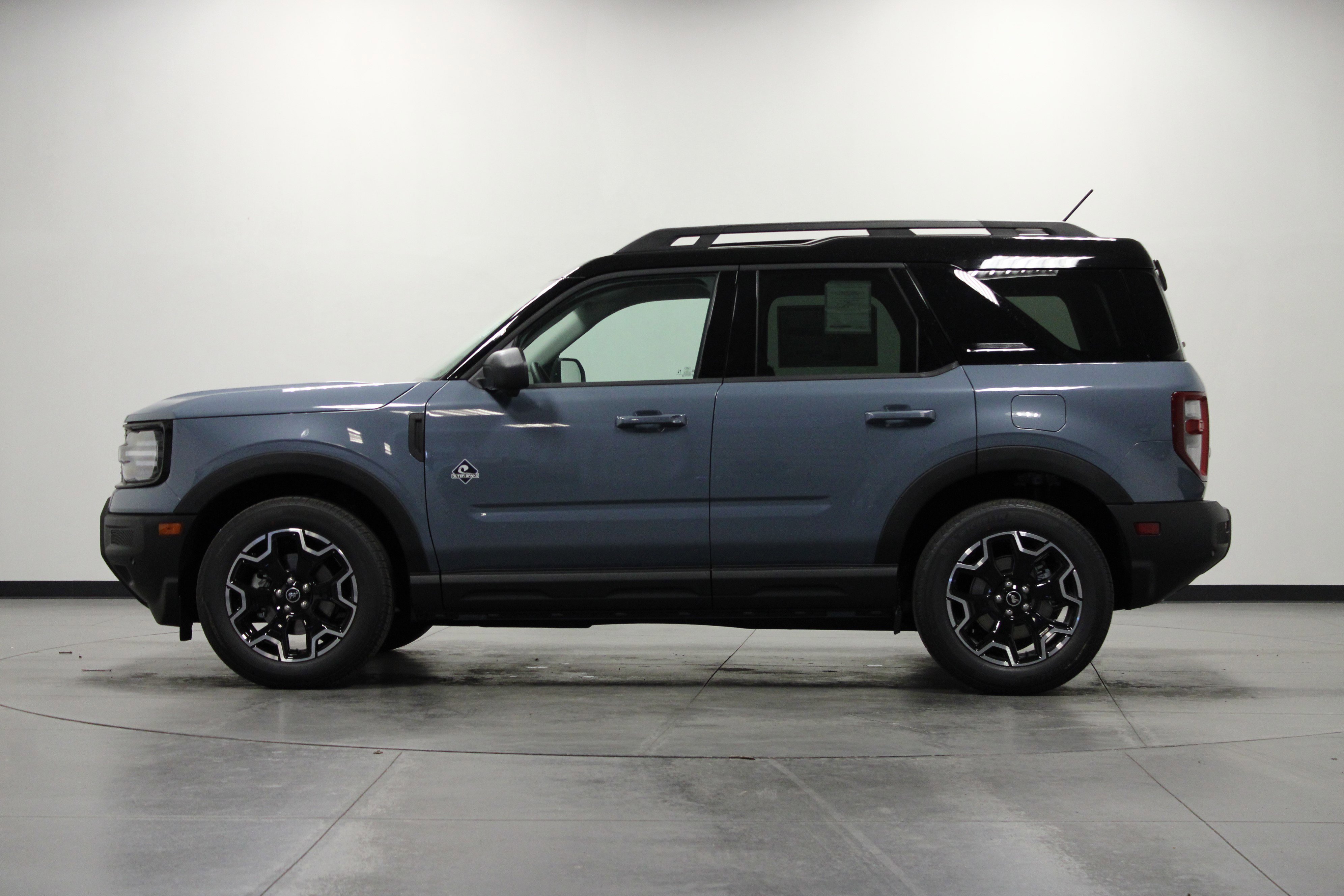 2025 Ford Bronco Outer Banks photo 6