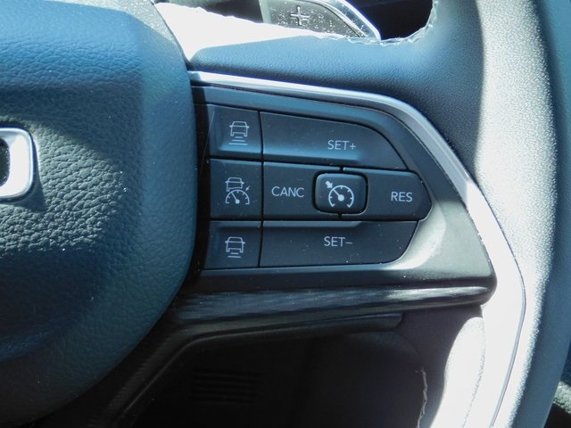 2023 Jeep Grand Cherokee Altitude photo 16