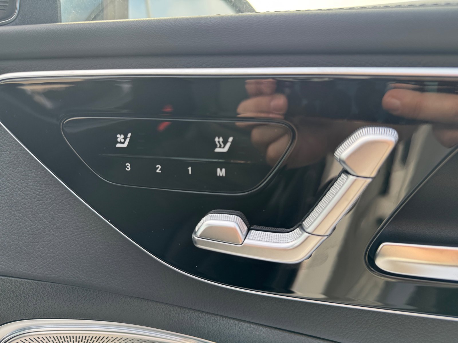 2025 Mercedes Benz C 300 4MATIC Sedan photo 27
