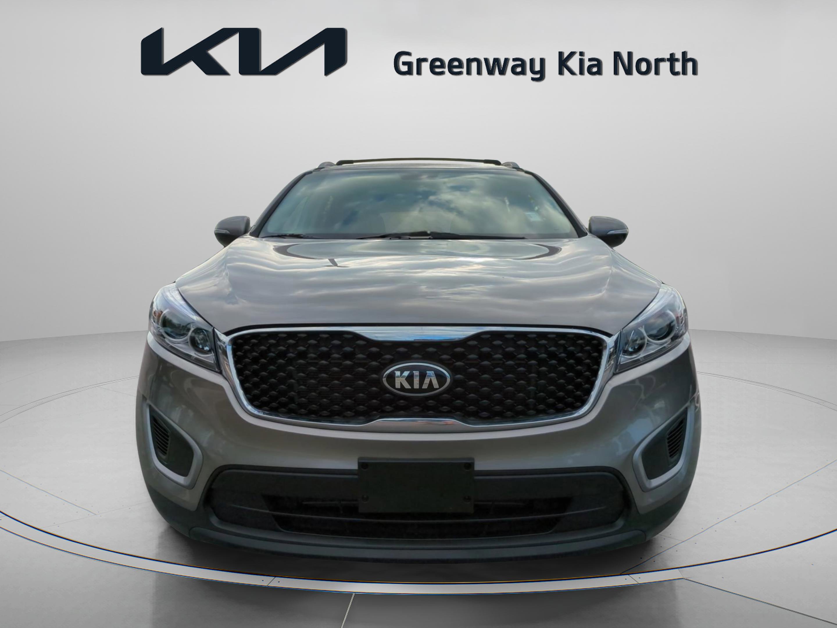 2017 Kia Sorento LX photo 2