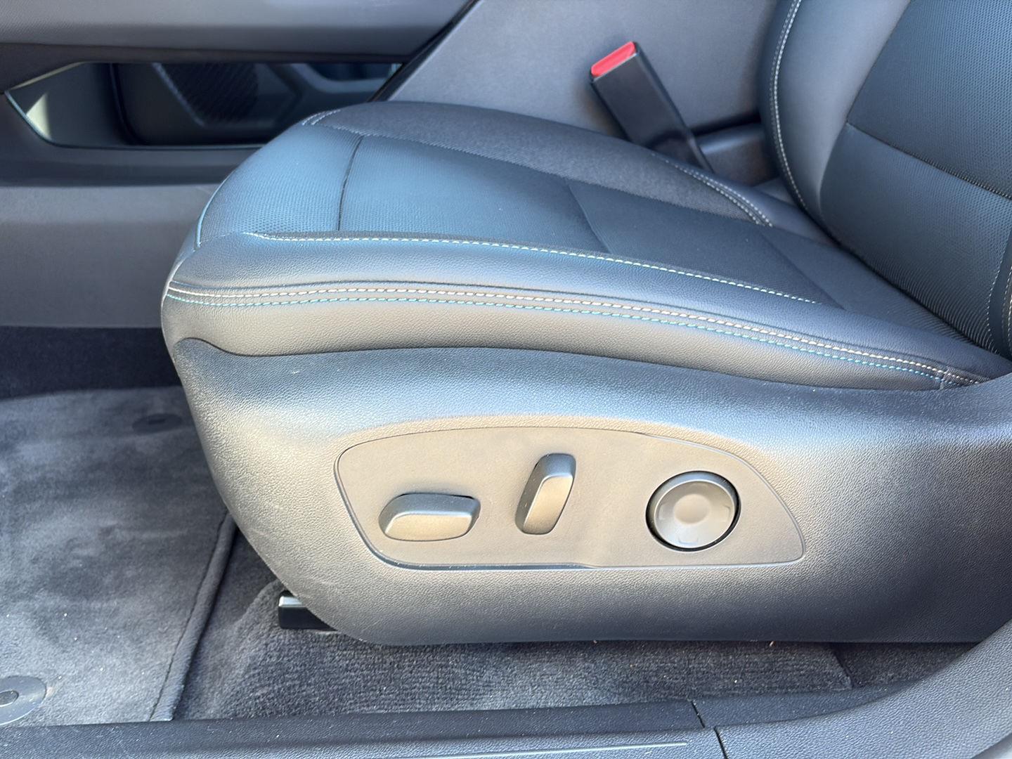 2024 Chevrolet Equinox EV 1LT photo 7