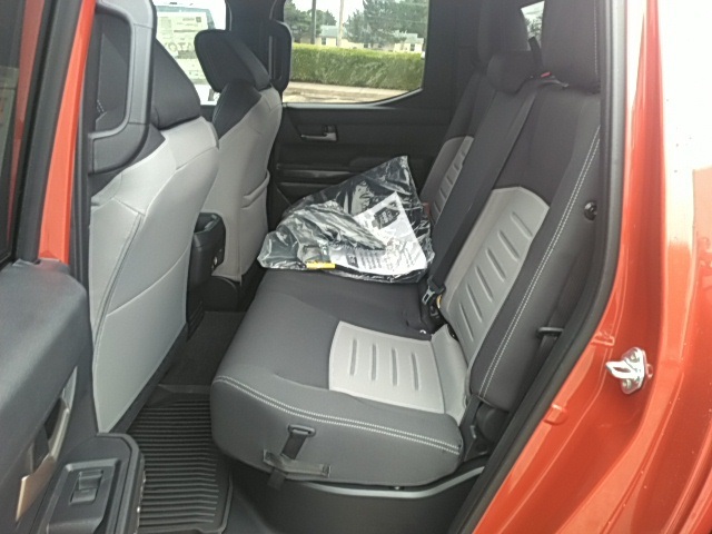 2025 Toyota Tacoma Off-Road TRD photo 11