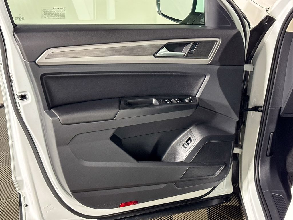 2021 Volkswagen Atlas SEL photo 10