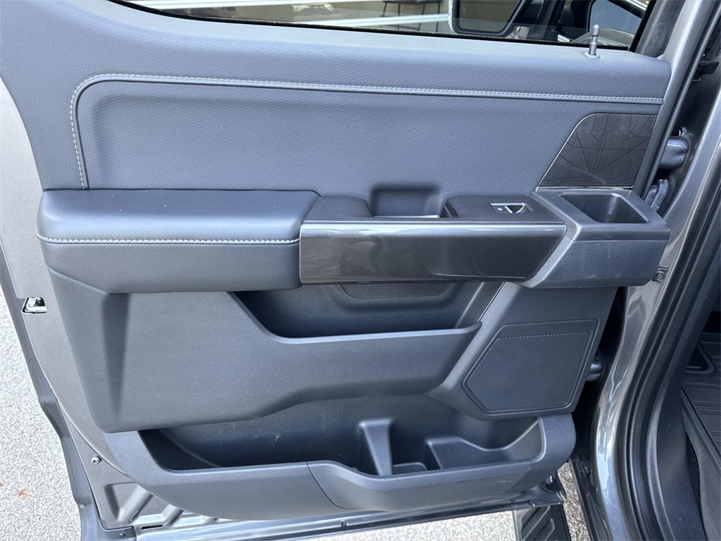 2021 Ford F-150 XLT photo 13