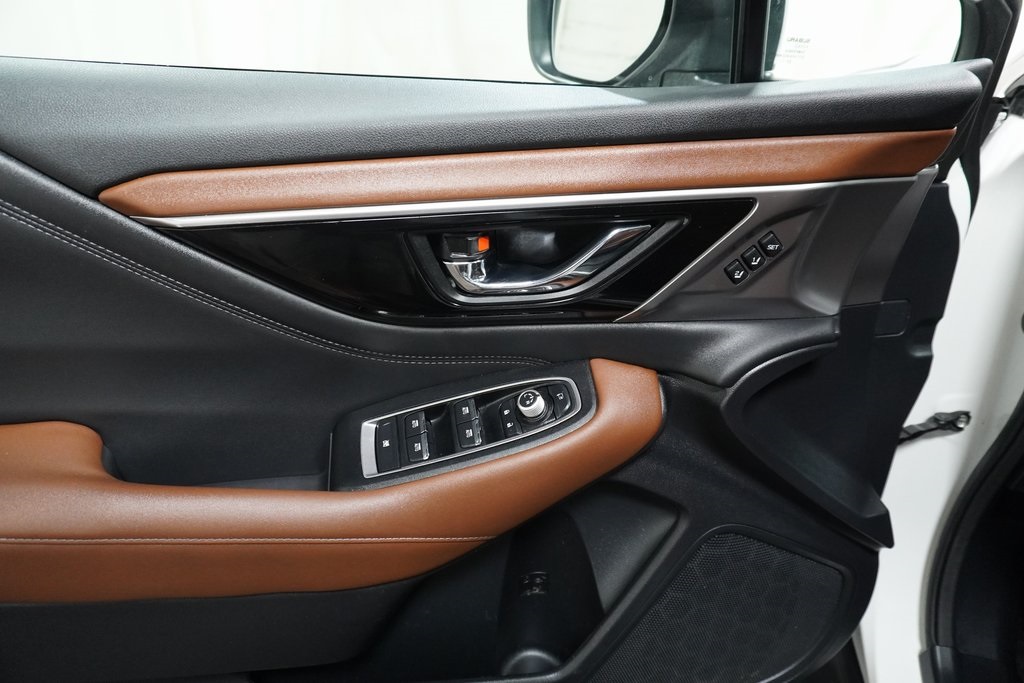 2022 Subaru Outback Touring photo 19