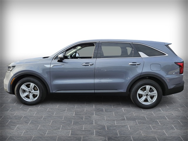 2022 Kia Sorento LX photo 4