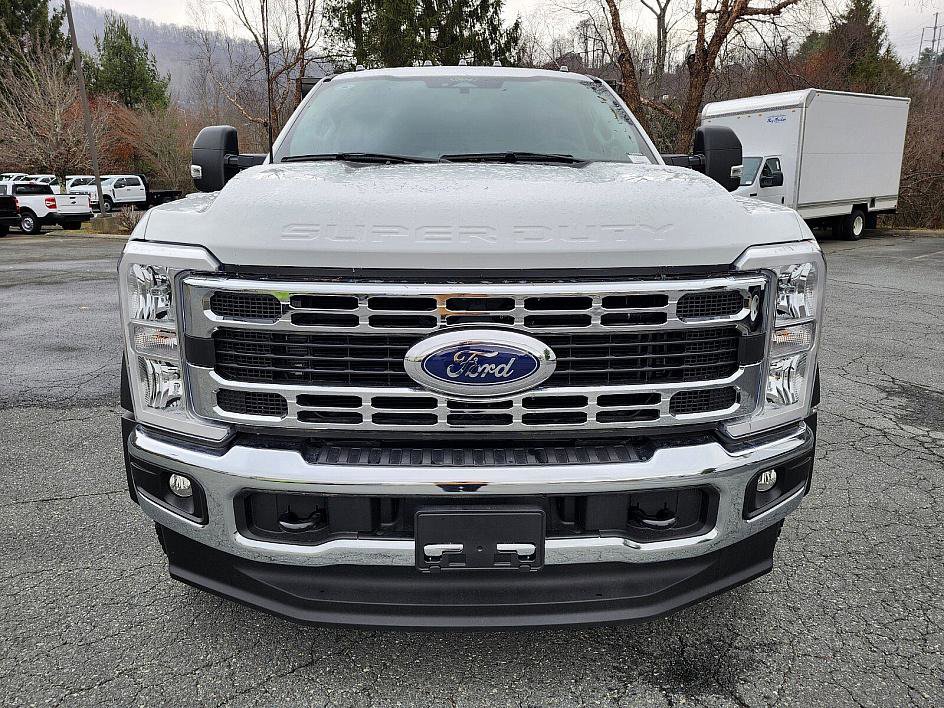 2024 Ford F-550 XL photo 2