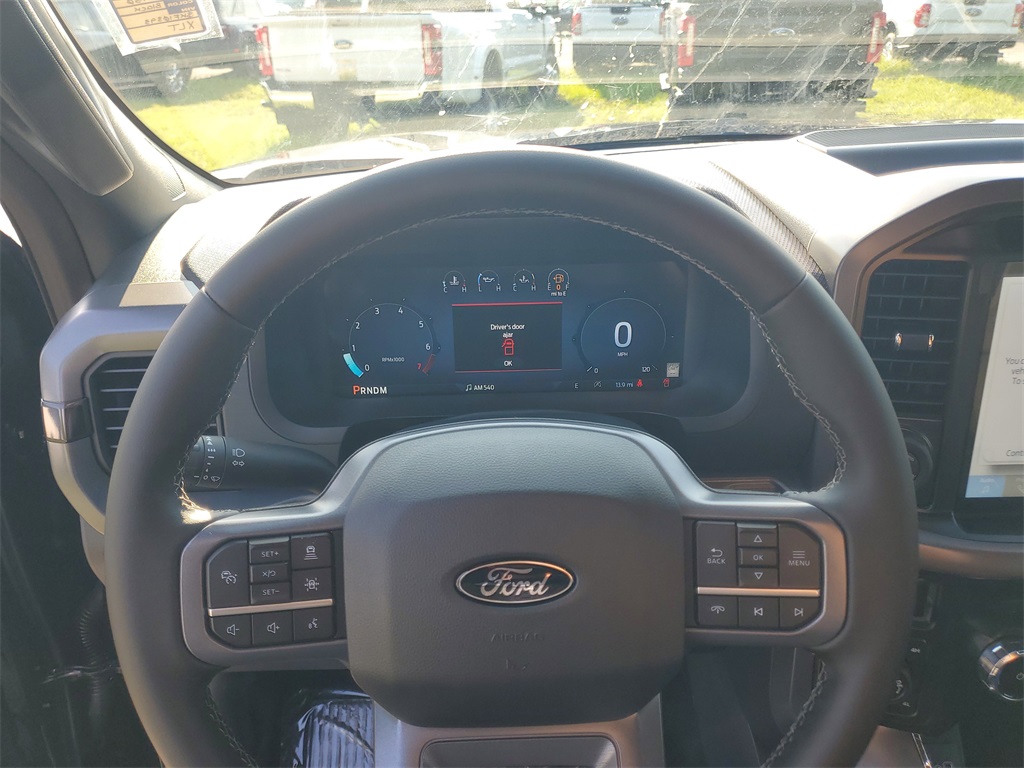 2025 Ford F-150 XLT photo 13