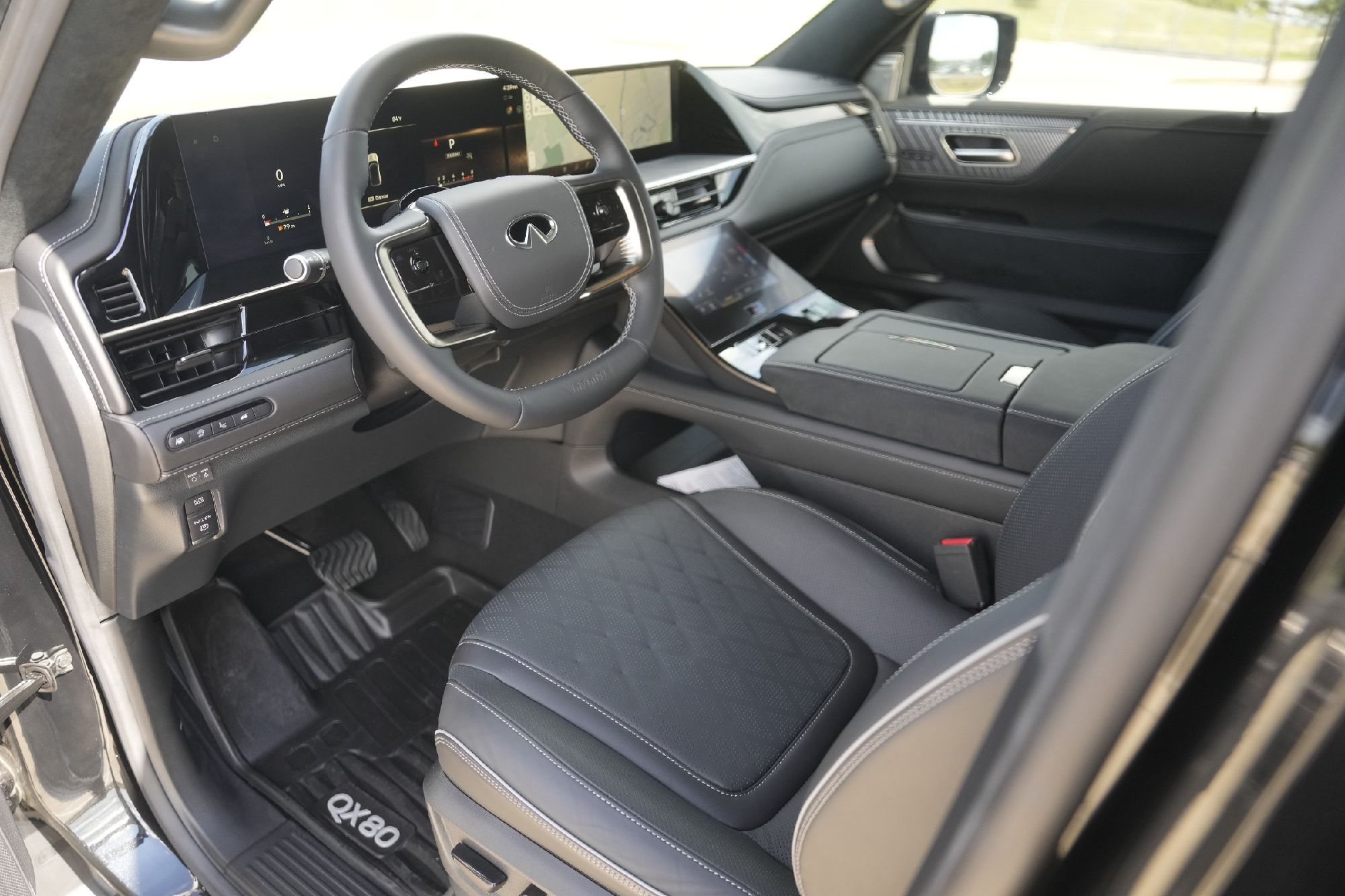 2025 Infiniti QX80 photo 5