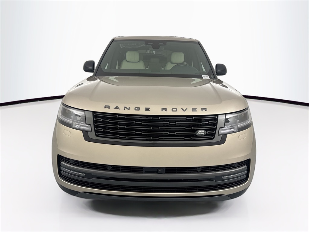 2025 Land Rover Range Rover SE photo 2