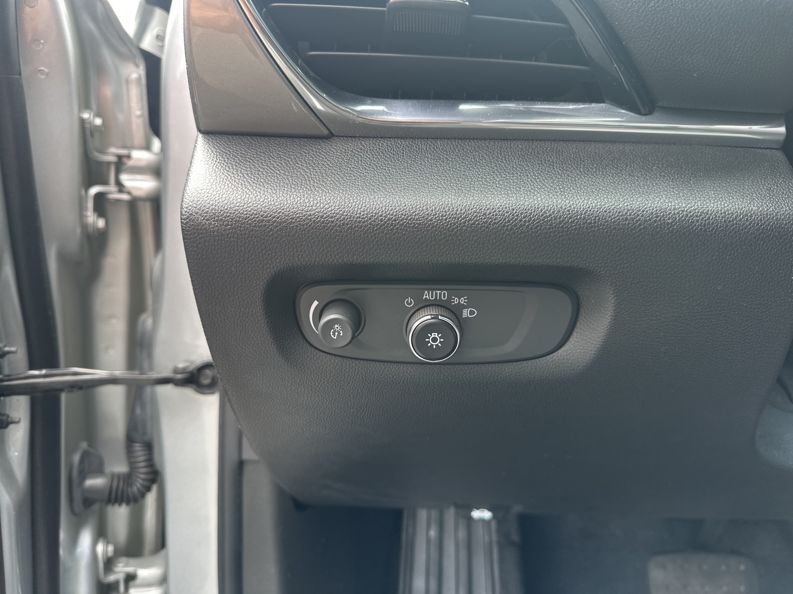 2022 Chevrolet Traverse 1LT photo 16