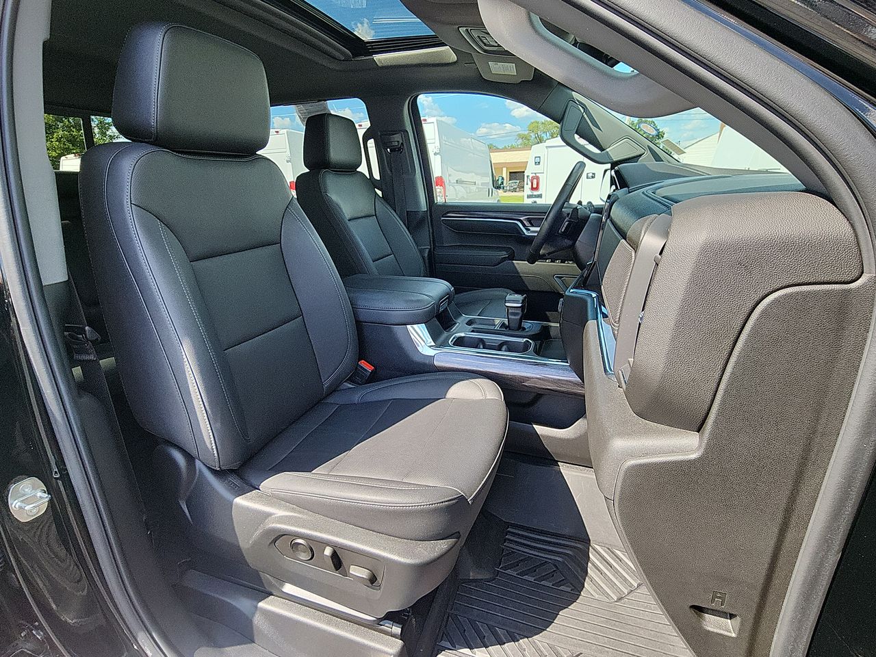 2023 Chevrolet Silverado 1500 LTZ photo 24