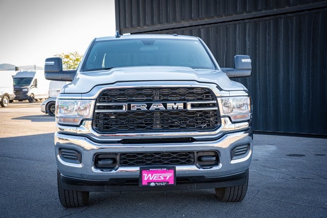 2024 Ram 3500 Tradesman photo 3