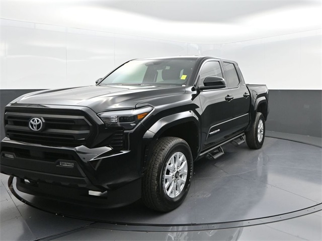 2025 Toyota Tacoma SR5's photo