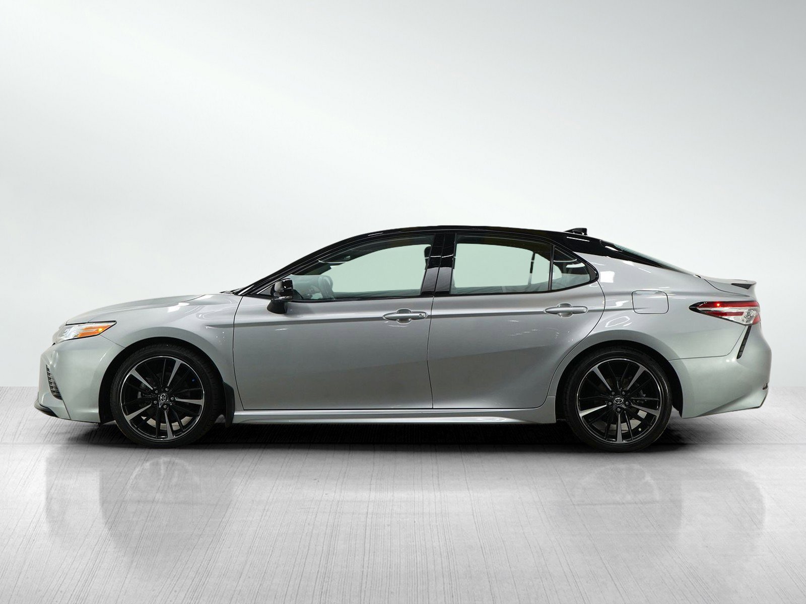 Used 2020 Toyota Camry XSE with VIN 4T1K61AK9LU305065 for sale in Bloomington, Minnesota