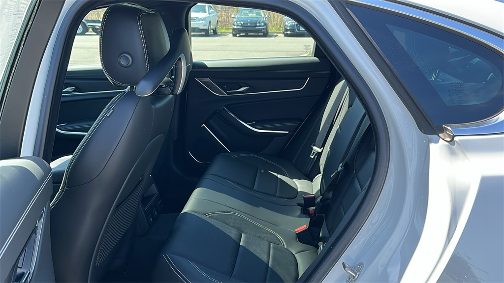 2024 Jaguar XF P300 R-Dynamic SE photo 23