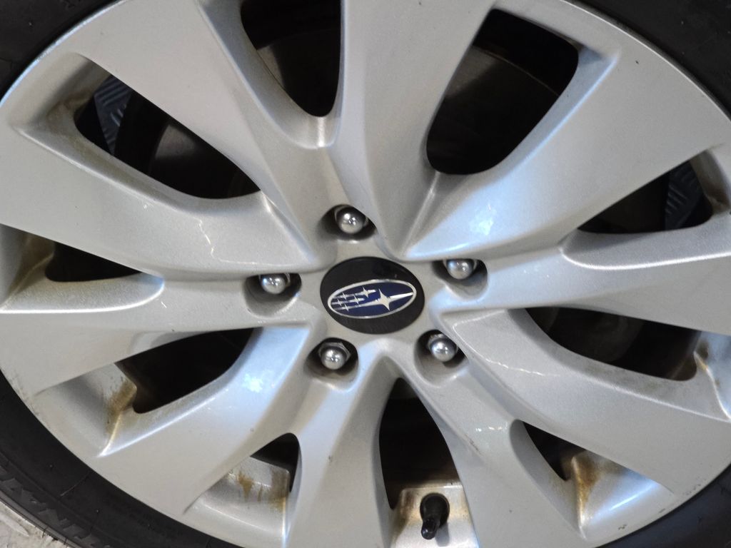 2016 Subaru Legacy 2.5i Premium photo 9