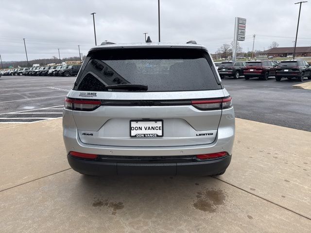 2025 Jeep Grand Cherokee Limited photo 3
