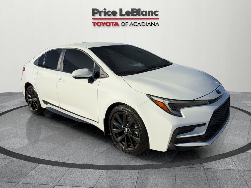 2024 Toyota Corolla SE's photo