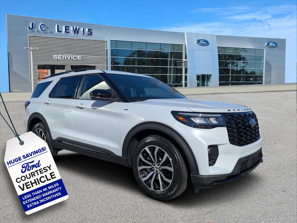 2026 Ford Explorer ST-LINE's photo