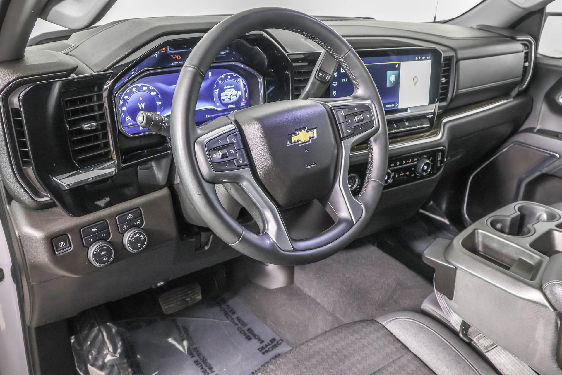 2023 Chevrolet Silverado 1500 LT photo 3
