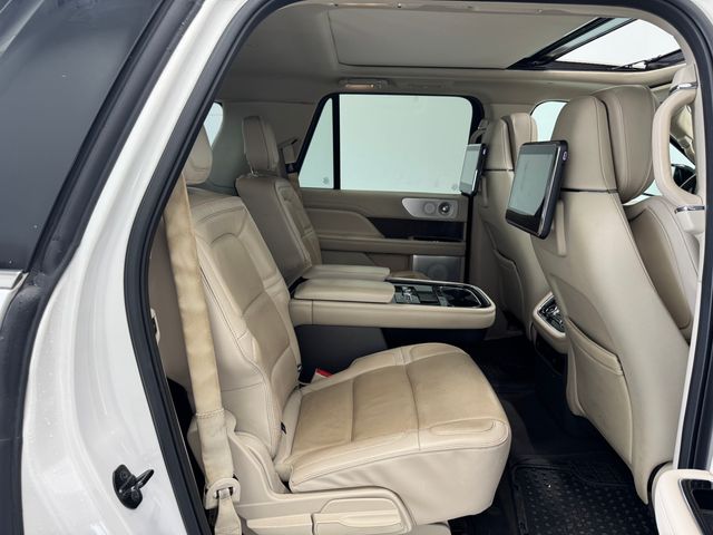 2019 Lincoln Navigator L Reserve photo 18