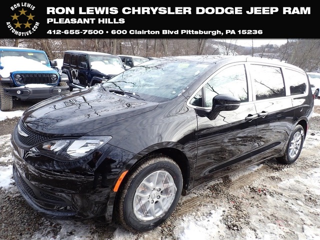 2026 Chrysler Voyager LX's photo