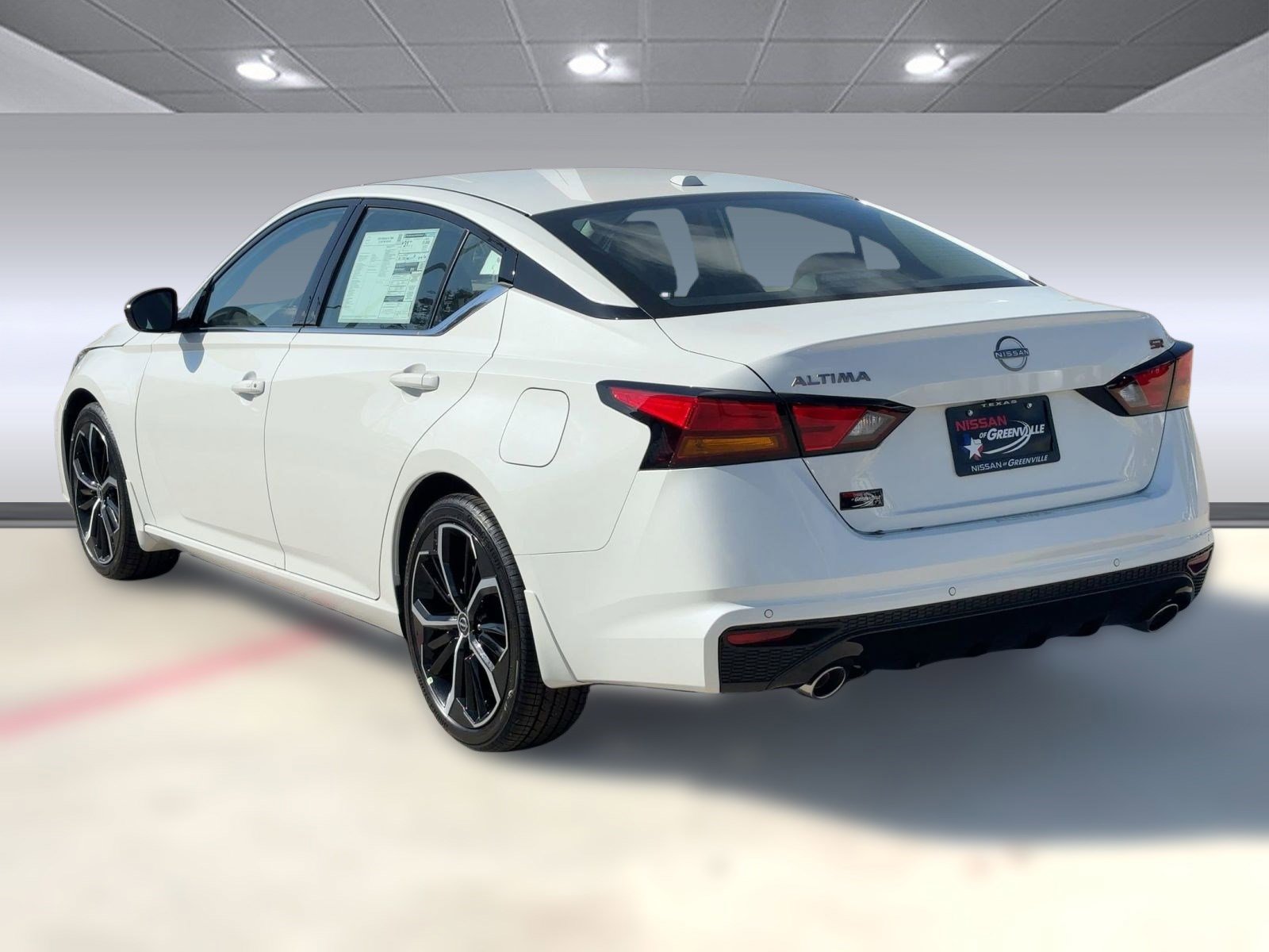 2025 Nissan Altima SR photo 3