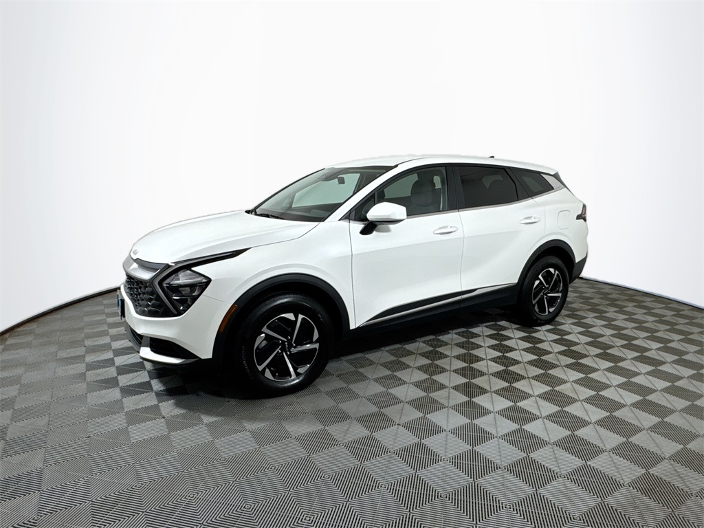 2023 Kia Sportage Hybrid LX photo 2
