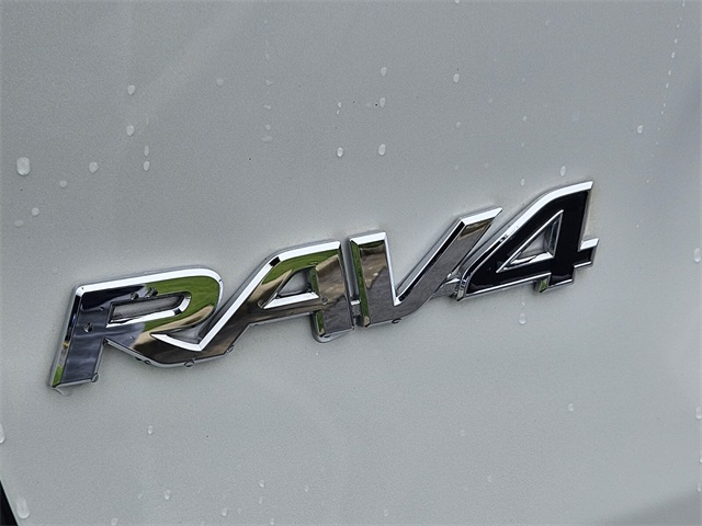 2023 Toyota RAV4 Hybrid XLE Premium photo 12
