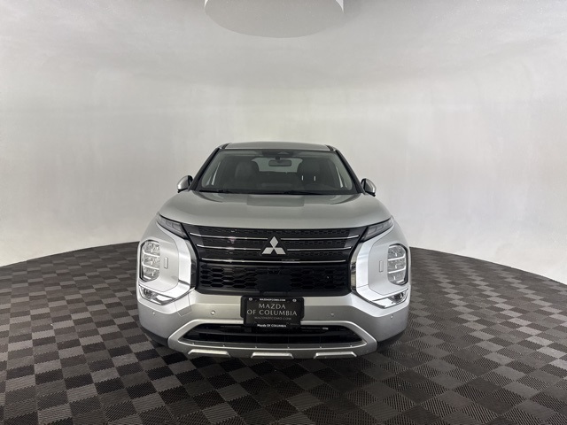 2024 Mitsubishi Outlander SE photo 2