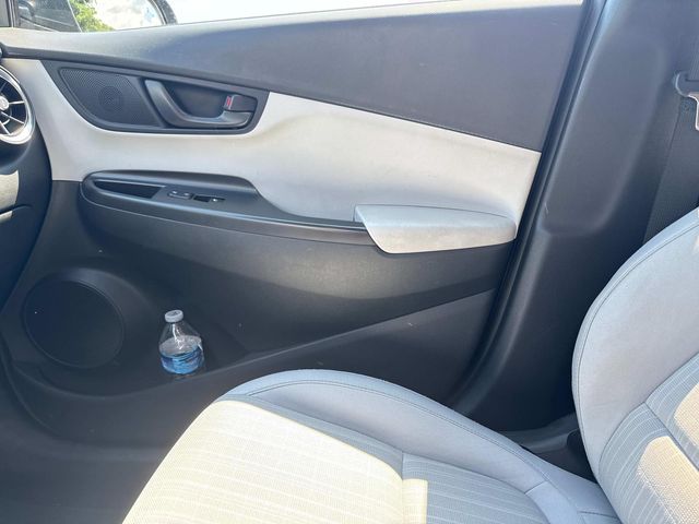 2023 Hyundai Kona SEL photo 19